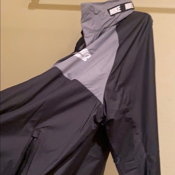 Nike windbreaker - Picture 2 of 5